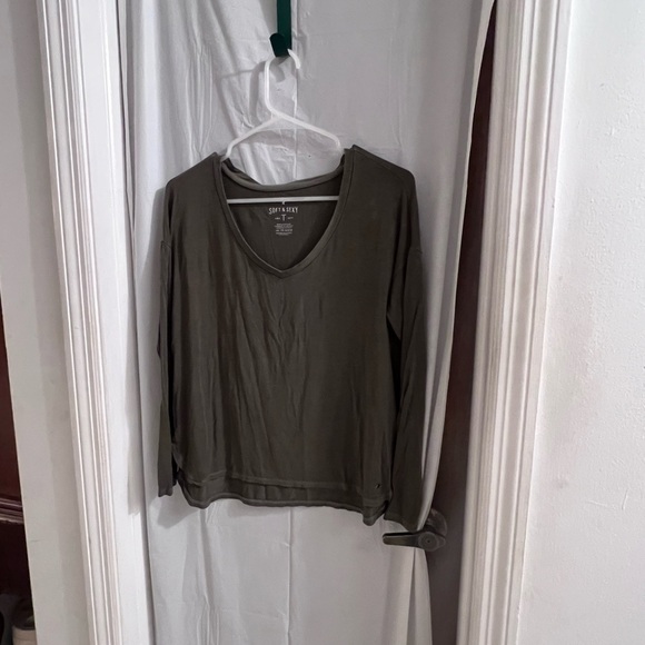 American Eagle Outfitters Tops - AMERICAN eagle olive soft and sexy long sleeve shirt size xs